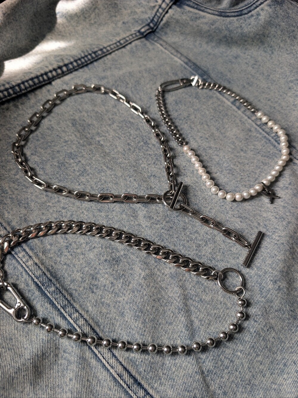 VITALY Deadbolt Chain - Picture 2 of 3